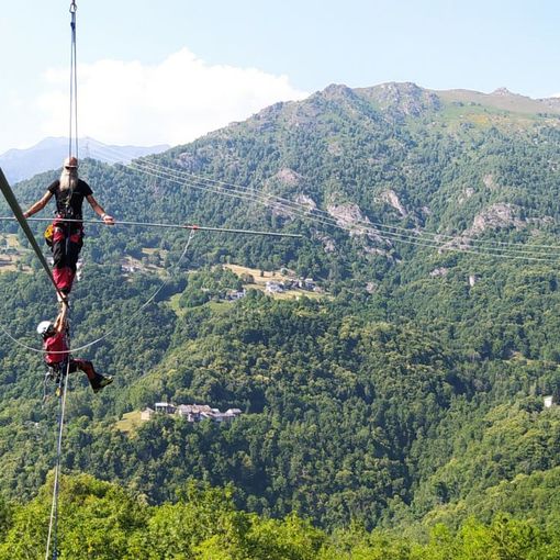 funambolo sospeso sul filo