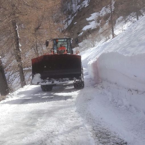 Passa il Giro d'Italia, lavori in corso al Colle delle Finestre
