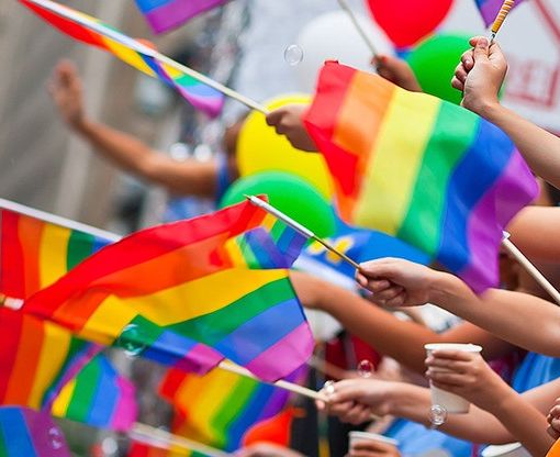 Bandiere con colori arcobaleno