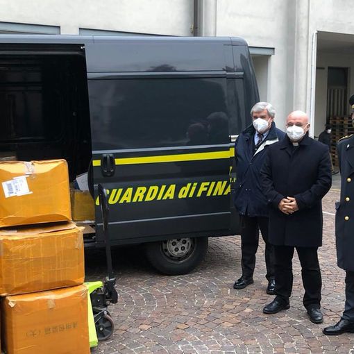 la consegna delle mascherine al Cottolengo