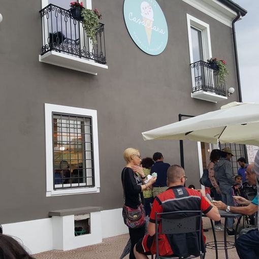 In via Stradella apre una nuova gelateria, Novello della 5: &quot;Segnale di rivitalizzazione della Spina Reale&quot;