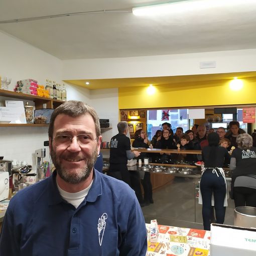A Borgo Dora centinaia di gelati per Medici Senza Frontiere