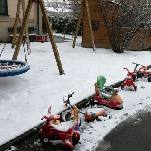 Torna la neve, Torino e provincia imbiancate: disagi ai treni