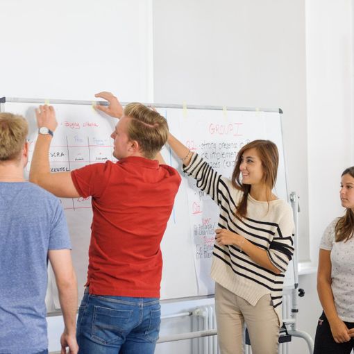 Gli imprenditori di domani vanno a farsi le ossa nelle start up più interessanti, ma anche in alcune aziende top