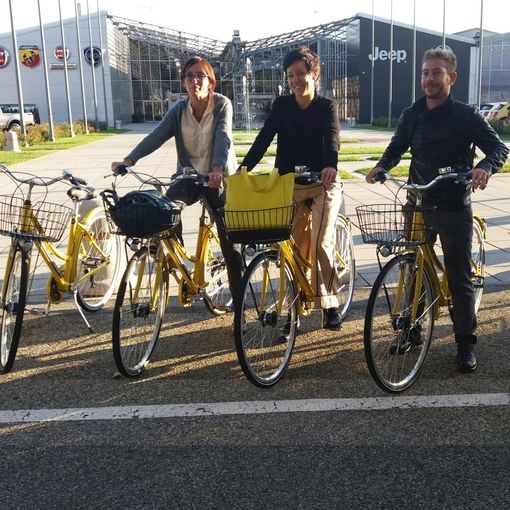 Ma dove vai, bella giunta in bicicletta?