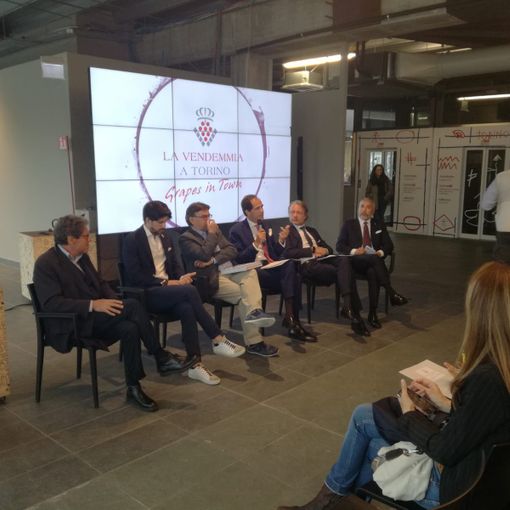 Un brindisi nel segno di Cavour all'anteprima della &quot;Vendemmia a Torino&quot;