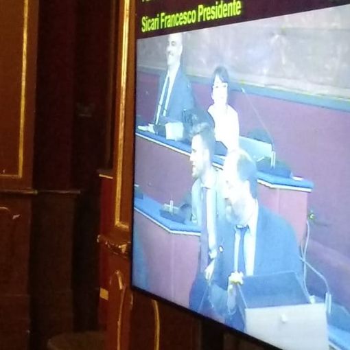 Iaria del M5S attacca il Pd: &quot;Questo è il cassetto dei progetti lasciati da Fassino, è vuoto&quot;