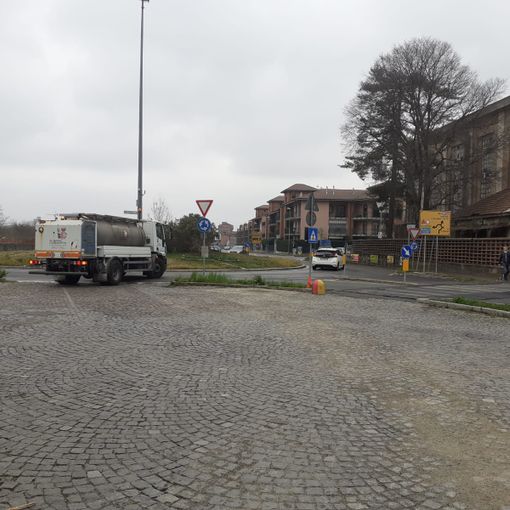 Coronavirus, a Collegno al via le operazioni di sanificazione delle strade