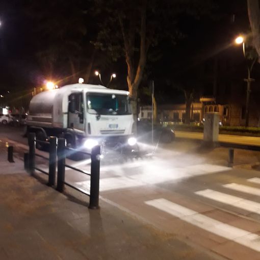 Coronavirus, a Torino prosegue il lavaggio ed igienizzazione delle strade
