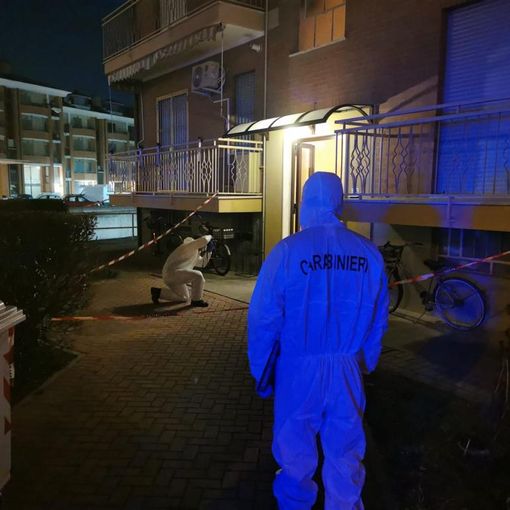 Sopralluogo dei carabinieri sul luogo del delitto