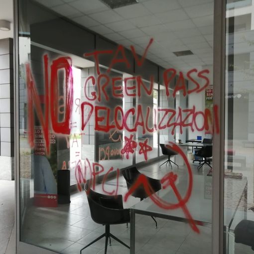 Atti vandalici contro la sede del comitato elettorale di Stefano Lo Russo