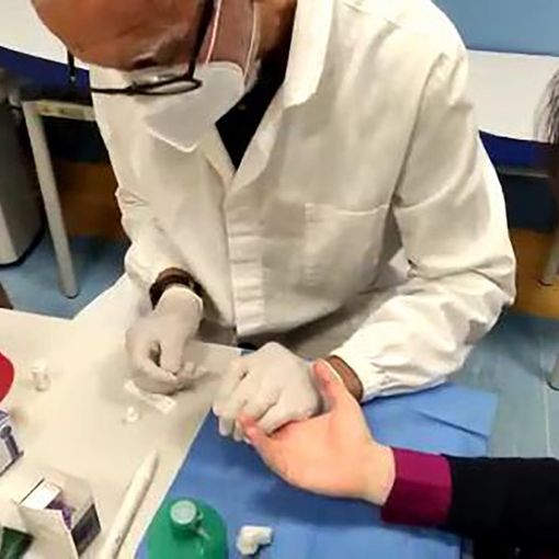 Coronavirus, test sierologico agli Asili Notturni di Torino per i volontari e per i senza fissa dimora