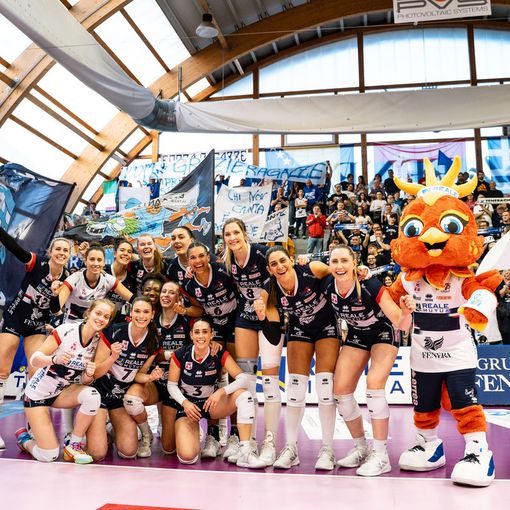 Volley, la Reale Mutua Fenera Chieri ’76 saluta il PalaFenera con un 3-0 su Casalmaggiore