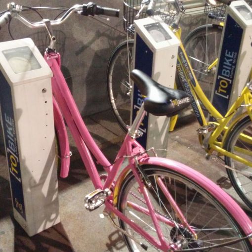 Mr Pink colpisce ancora e &quot;firma&quot; una bici del ToBike