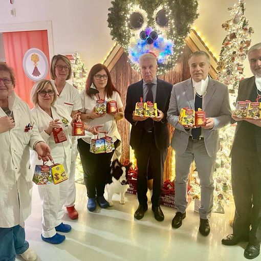 Graglia (FI) all’ospedale Regina Margherita di Torino per consegnare panettoni e sorrisi