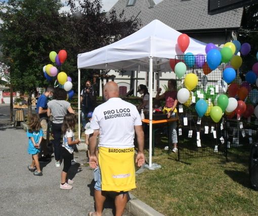 La Pro Loco Bardonecchia celebra l'amicizia con &quot;Dillo con un palloncino&quot;