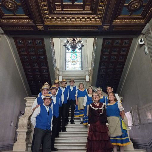 Palazzo Cisterna, arrivederci a settembre: storia, cultura, canti e balli popolari per l'ultima visita della stagione