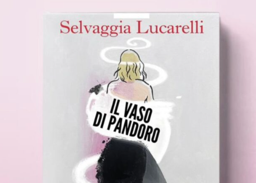 Selvaggia Lucarelli torna all'attacco: sarà al Salone del Libro per presentare &quot;Il Vaso di Pandoro&quot;