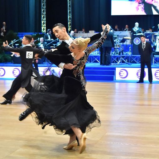Liscio, ballo da sala e combinata: i Campionati Itaiani all'ex Pala Ruffini