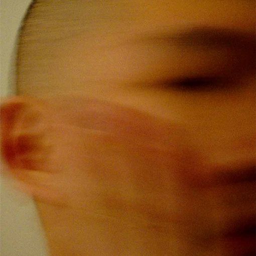 All'Azimut Club, Free Slap: l'artista cinese Liu Bokang invita alla riflessione sulla violenza della società di oggi