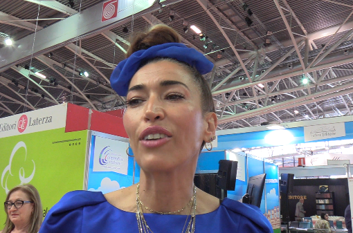 Nina Zilli autrice al Salto22: “Un romanzo richiede tempo, il lockdown me lo ha dato” [VIDEO]