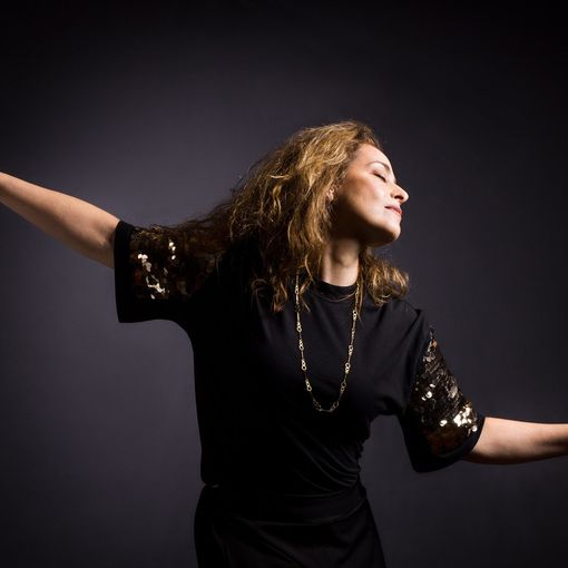 Ilaria Pilar Patassini in concerto al FolkClub