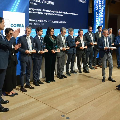 cerimonia di premiazione sul palco