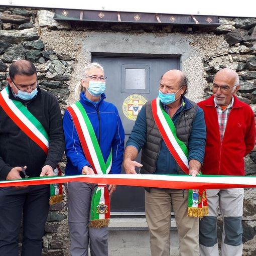 Inaugurato il bivacco Carmagnola a 2.840 metri sullo spartiacque tra Valle Maria e Val Varaita