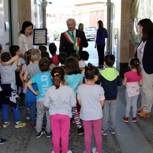 Volpiano, in Municipio una piccola galleria d'arte con le opere dei bambini