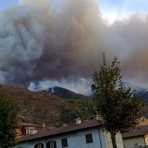 Incendi tra fuoco, fiamme, ma anche un problema per la salute: i consigli della ASL TO3