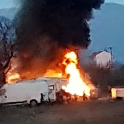 Fumi tossici dal campo rom di Orbassano, decisivo l'intervento dei pompieri
