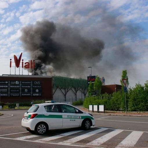 Nichelino, dopo l'incendio di ieri &quot;I Viali&quot; chiusi fino a lunedì