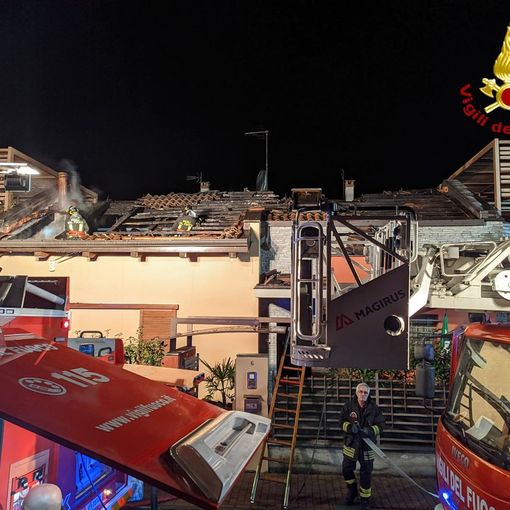 vigili del fuoco in azione