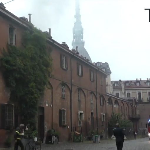 Incendio alla Cavallerizza, l'assessore Poggio contro il Comune: &quot;Riqualificazione? Ha sbagliato strada&quot; [VIDEO]