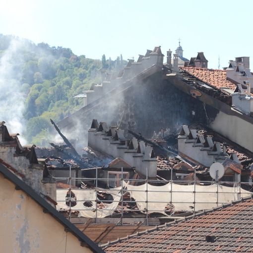 Incendio in via Vanchiglia, lanciata una raccolta fondi online per le famiglie sfollate