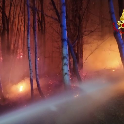 vigili del fuoco in azione