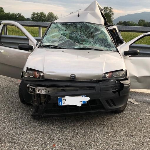 Tir travolge un'auto sulla Torino-Aosta: muore mamma di 33 anni