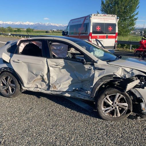 Incidente allo svincolo Bauducchi: sei persone ferite, traffico in tilt sulla tangenziale