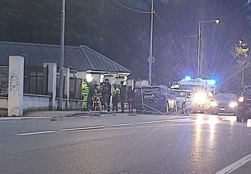 Finisce con l'auto contro le transenne del cantiere dell'ex Dea: momenti di paura a Moncalieri