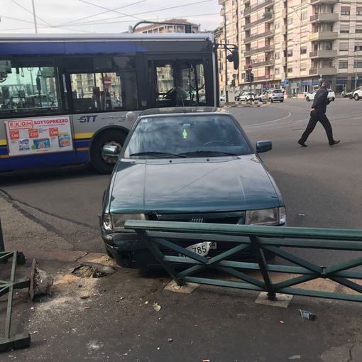 Brutto incidente davanti alle Molinette di Torino
