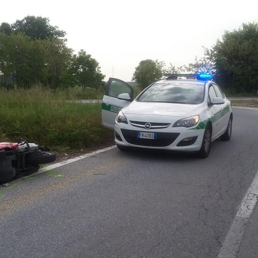 Stupinigi, giovane cade dalla moto: ricoverato al Cto