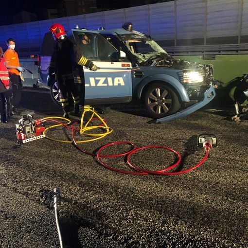 incidente con mezzo della Polizia
