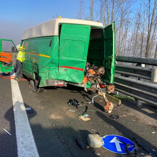 Due incidenti all'altezza della bretella Ivrea-Santhià: in tutto coinvolti otto mezzi