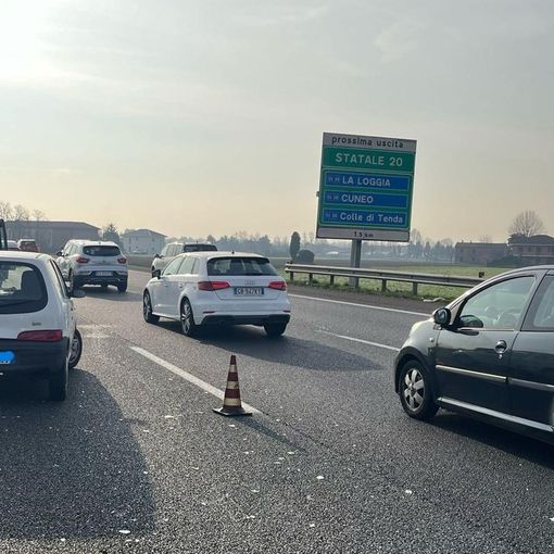 Tamponamento tra Debouchè e La Loggia, traffico paralizzato sulla tangenziale