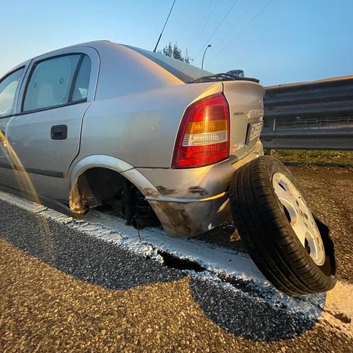 auto incidente tangenziale