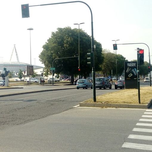 Incrocio pericoloso tra Strada Altessano e corso Grosseto:&quot;Serve un altro semaforo&quot;