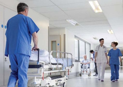Infermieri, professionisti sanitari tra l’incudine ed il martello