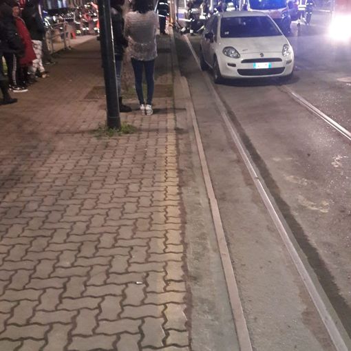 Travolto da un tram davanti all'ospedale Gradenigo: morto un uomo di 79 anni