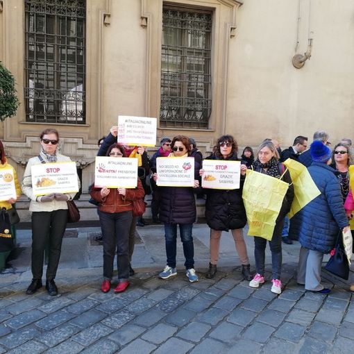 Italiaonline, delegazione di lavoratori in consiglio regionale: presidio permanente in corso Mortara (FOTO e VIDEO)