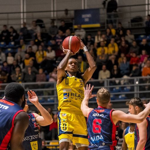 Basket, la Reale Mutua attesa dal 'Monday Night' contro Piacenza